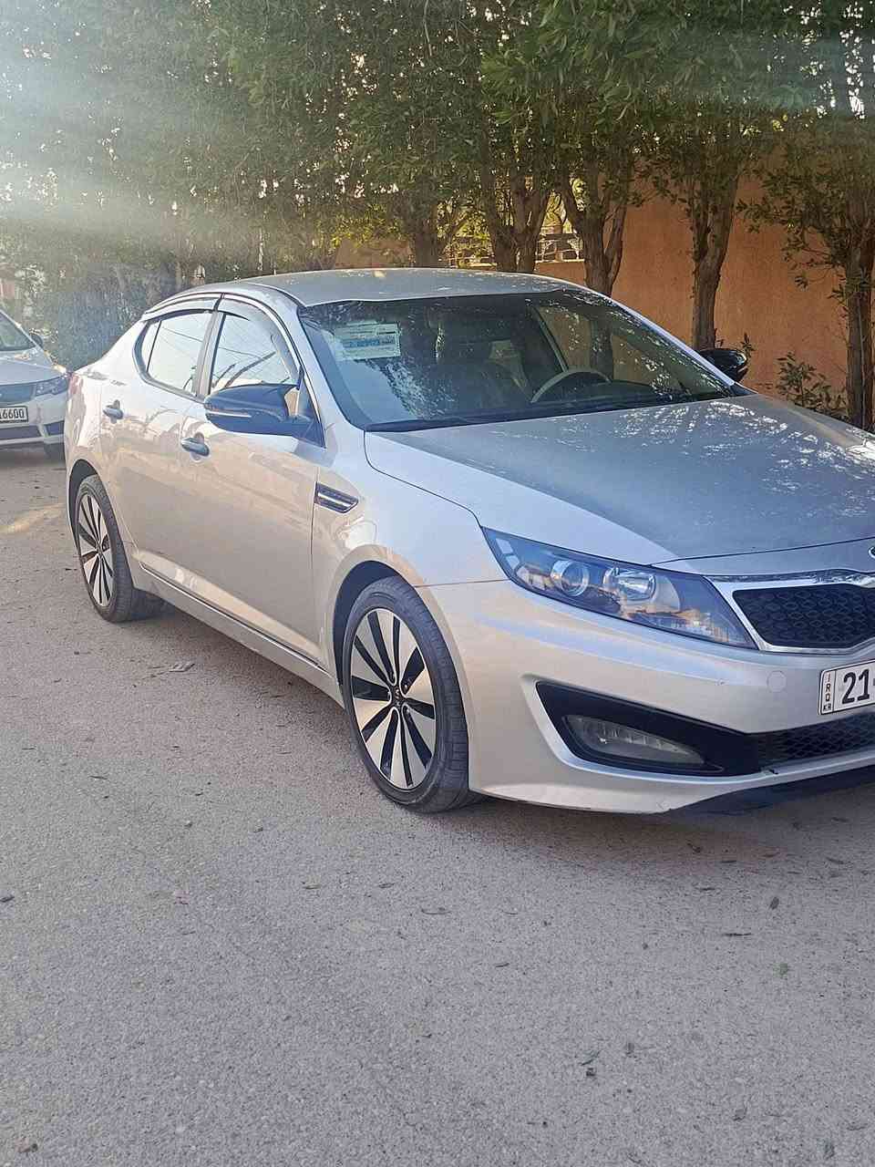 اوبتيما موديل 12 خليجي رقم دولي مجدد تحويل مباشر سنويه لل30 هزه جديده
محرك دوش 2400
تبريد قطعتين 
مري شفط 
شفتات ستيرن 
تحكمات 
أنظمة قيادة 
حساسات أمامية وخلفية 
السيارة مكفولة من الضربه بيها الجاملغ الامامي مبدل نفس اللون قطعه اصلية يعني السيارة مكفولة ماعدا قطعه واحده فقط 
بيع او مراوس 
مكان السيارة واسط الكوت 
***********
***********
