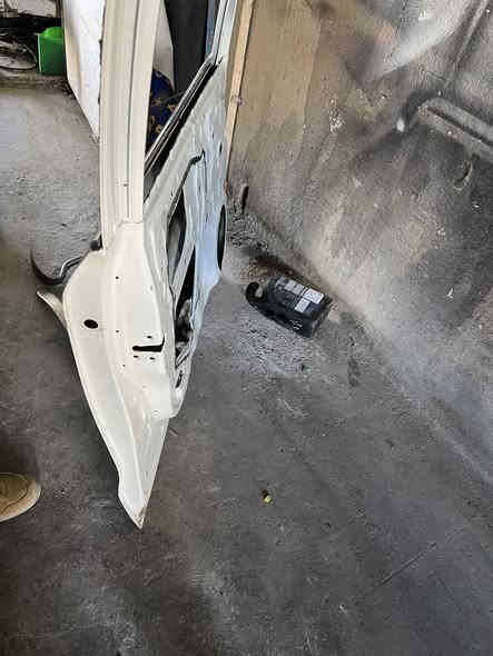 السلام عليكم باب لاندكروز 2015للبيع   *********** ابو زينب
