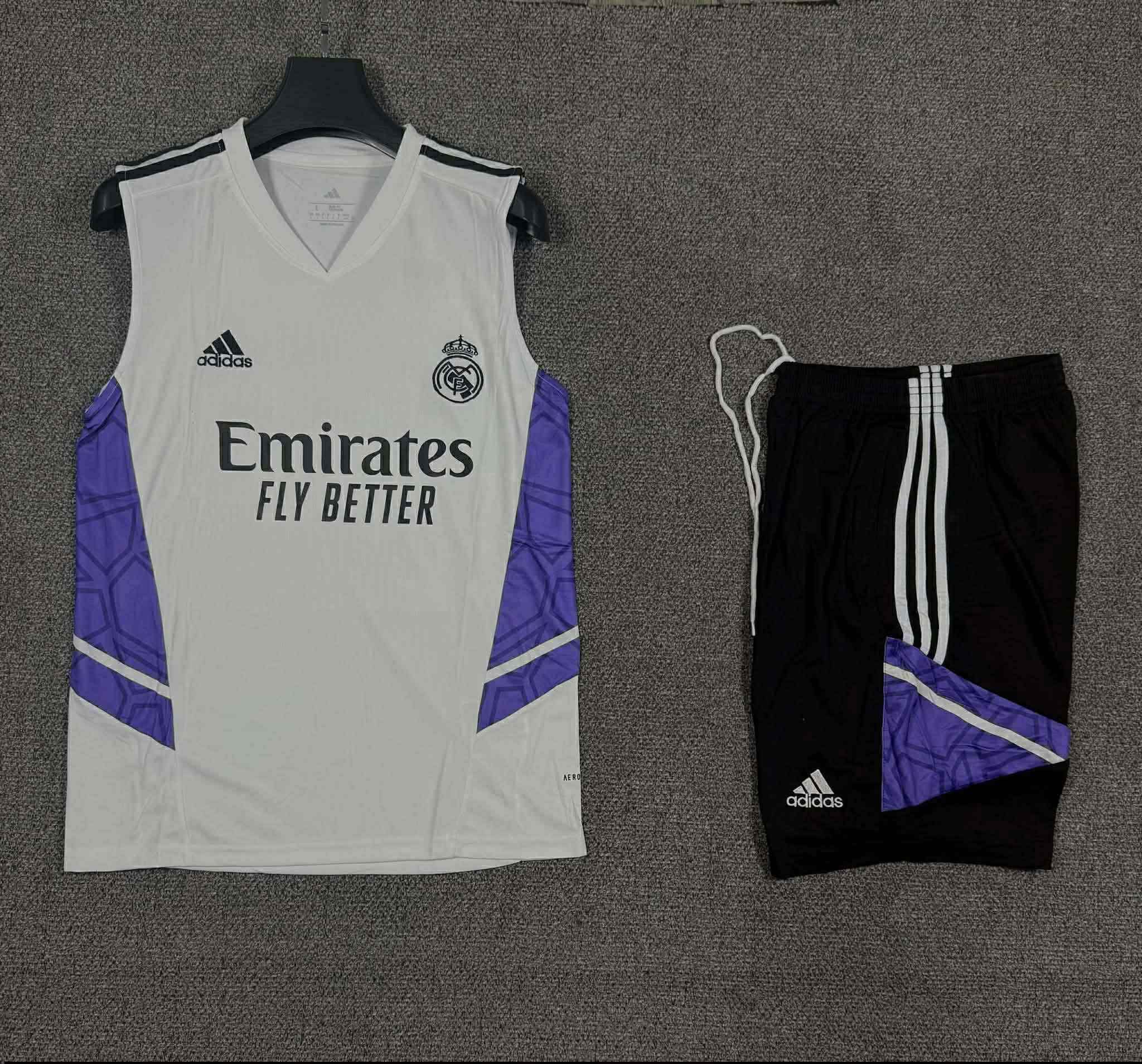 #رياضي
توفر تراك كيمونه خامه روعه 
القياسات من M/XXXL
العنوان بابل الاسكندريه مجمع حطين داخل السوك قرب مكتب حماده للموبايل 
***********
