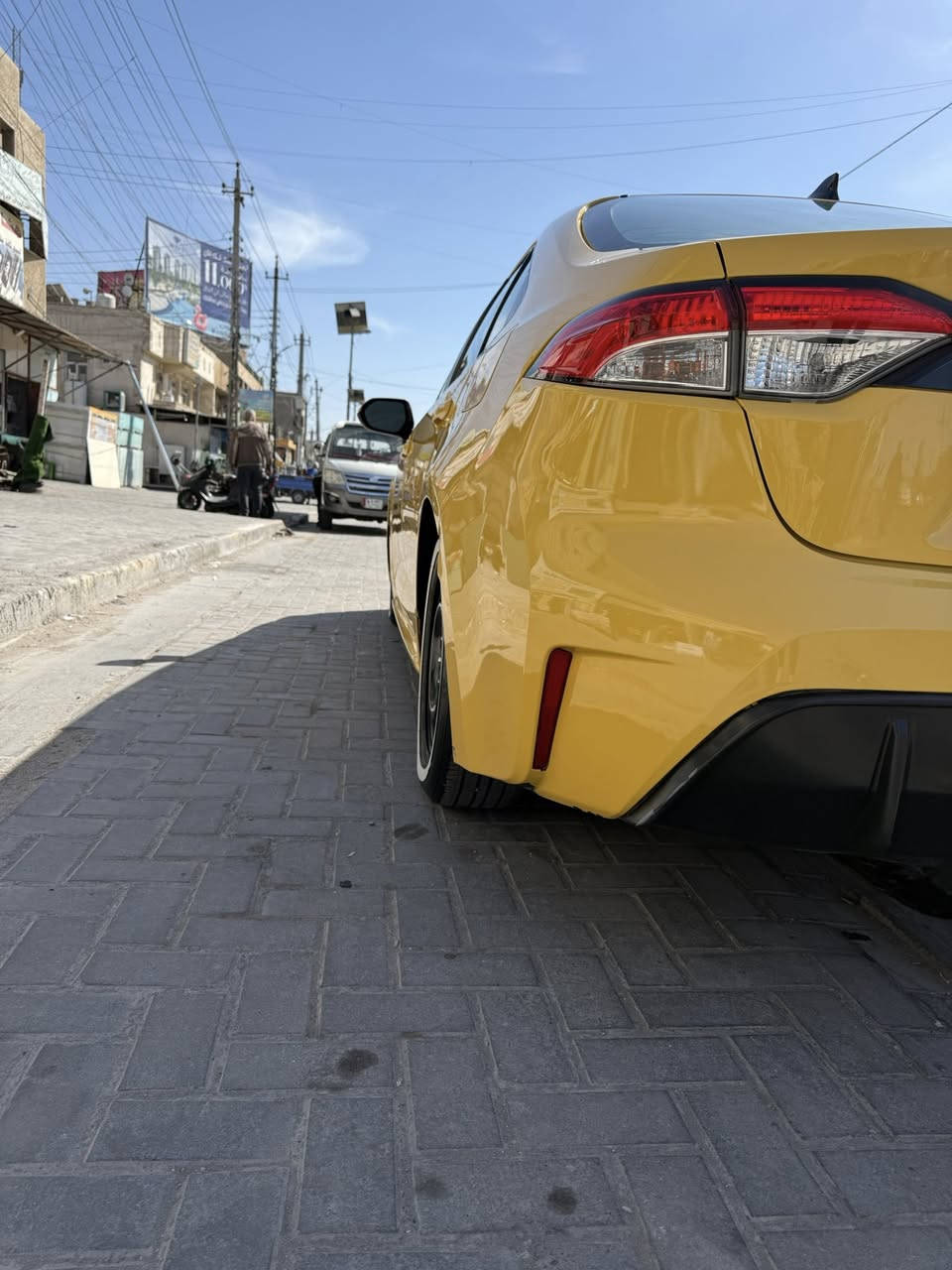 السلام وعليكم كورلاء 2020 للبيع سياره جاهزه وكلش حلوه صبغتها جديده مدوشمه عام تخم تاير جديد تبريد ثلج 138 وبيها مجال قليل بغداد حي العامل 
***********
