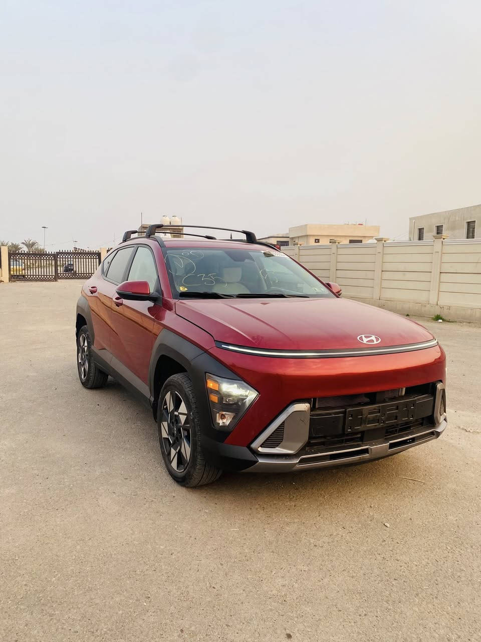 سلام عليكم كونا موديل 2025 موصفات نص فول داخل ابيض
! بصمه 
! رادار جانبي
! تحكم جهتين
! ويل كب
! شاشه كبيره
! كشنات كهرباء
!شاشه كار بلي 
! مانع انزلاق
بيه اهواي موصفات
ماشيه 4 الف mi 
مكينه 2000. دوش 
الحادث موضح بلصور كلش خفيف 
السياره بدون صبغ ابد بدون دواخل

السعر 153. لاستفسار عله الرقم ***********
