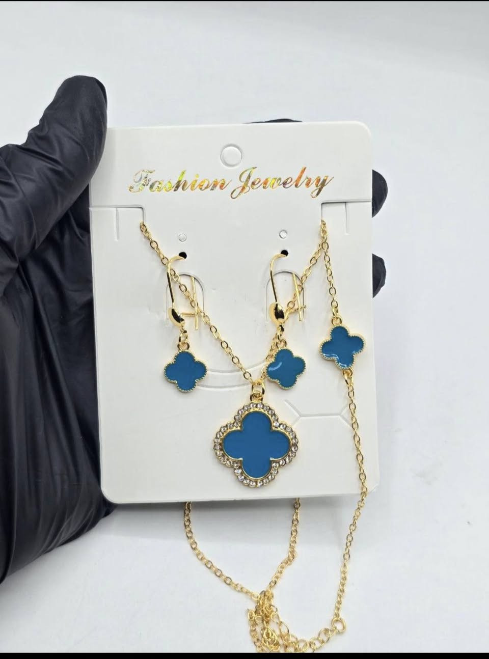 هلا بزبائننا الغالين 
اكسسوارات برازيلي ضمان سنه أحدث موديلات تجدونه في كوزمتك ابو شهوده وبعرض خاص بس بالف دينار


**إذا كنت صاحب هذا الإعلان وتريد حذفه لأي سبب، رجاءا أرسل رسالة إلى الدعم الفني**