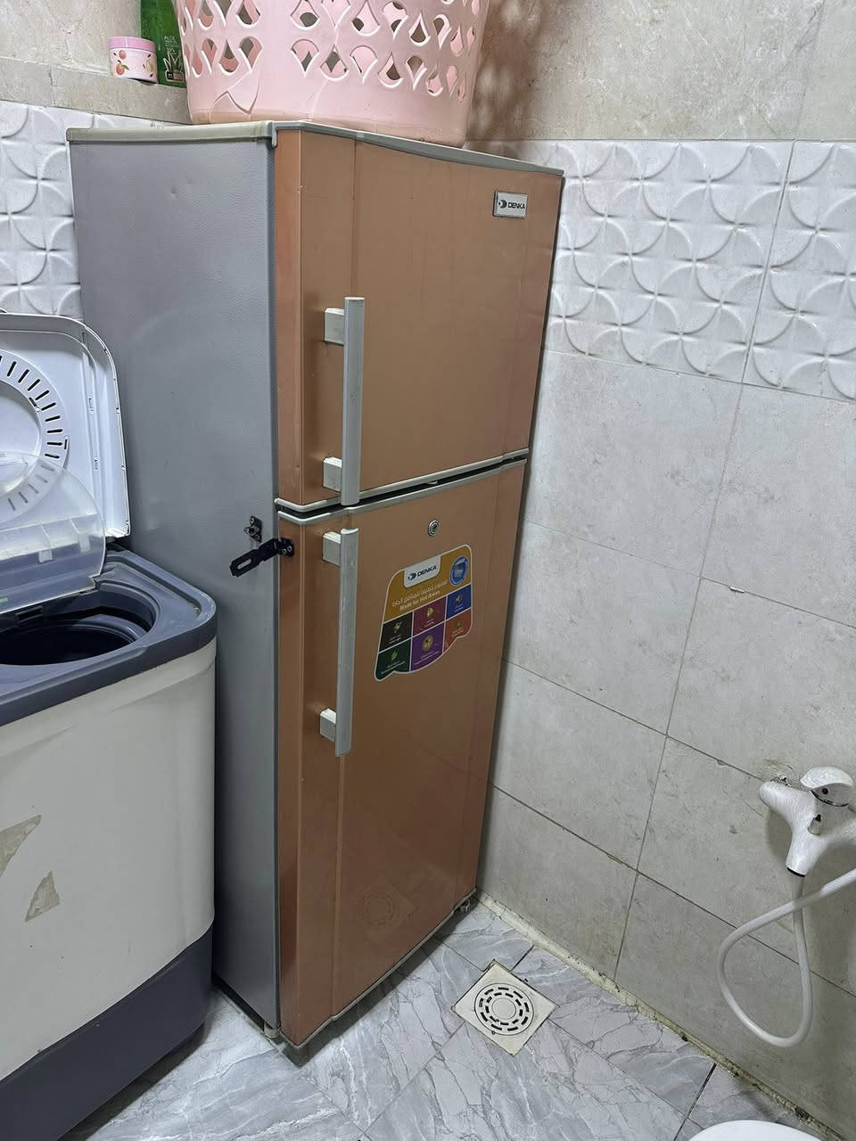 ثلاجه البيع شراي خابر جديده ستخدام قليل مكان بصرة الطويسة ***********
