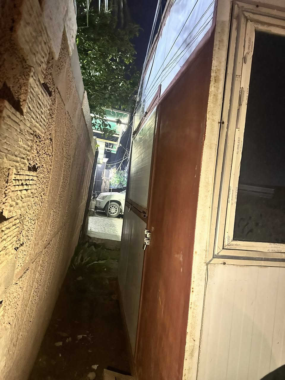 كرفان ٣ب٣ نظيف جداً مكان التاجيات
***********
