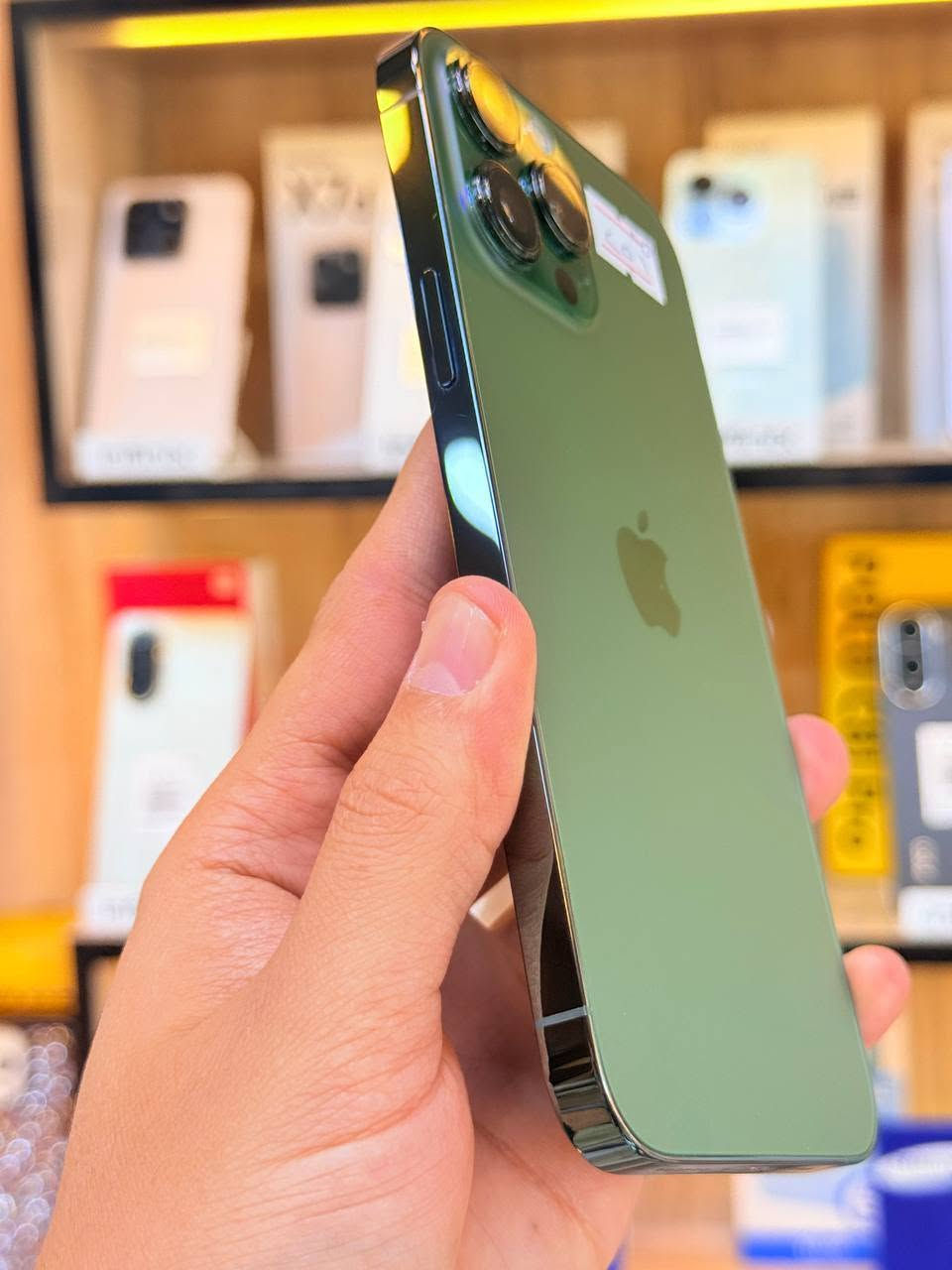 أيفون13 برو ماكس ذاكره  256بطاريه 85 بلادي  ممبدل بي شي مكفول اعتبره فاتحه بيدك من كارتونه مع ضمان5ايام نضافه 100‎%‎ كامل ملحقاته  وتر بروف عل حاسبه كله نورمل
⭕️ ومتوفر اقصاد رافدين منصه⭕️
 مكاني بغداد البياع شارع 13 مركز الريس للموبايل
السعر750 الف  

***********
