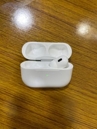 pro2 ايربود للبيع 95 الف شحنها (تايبسي + وايرليس) القطعة اليسار مفقودة...
