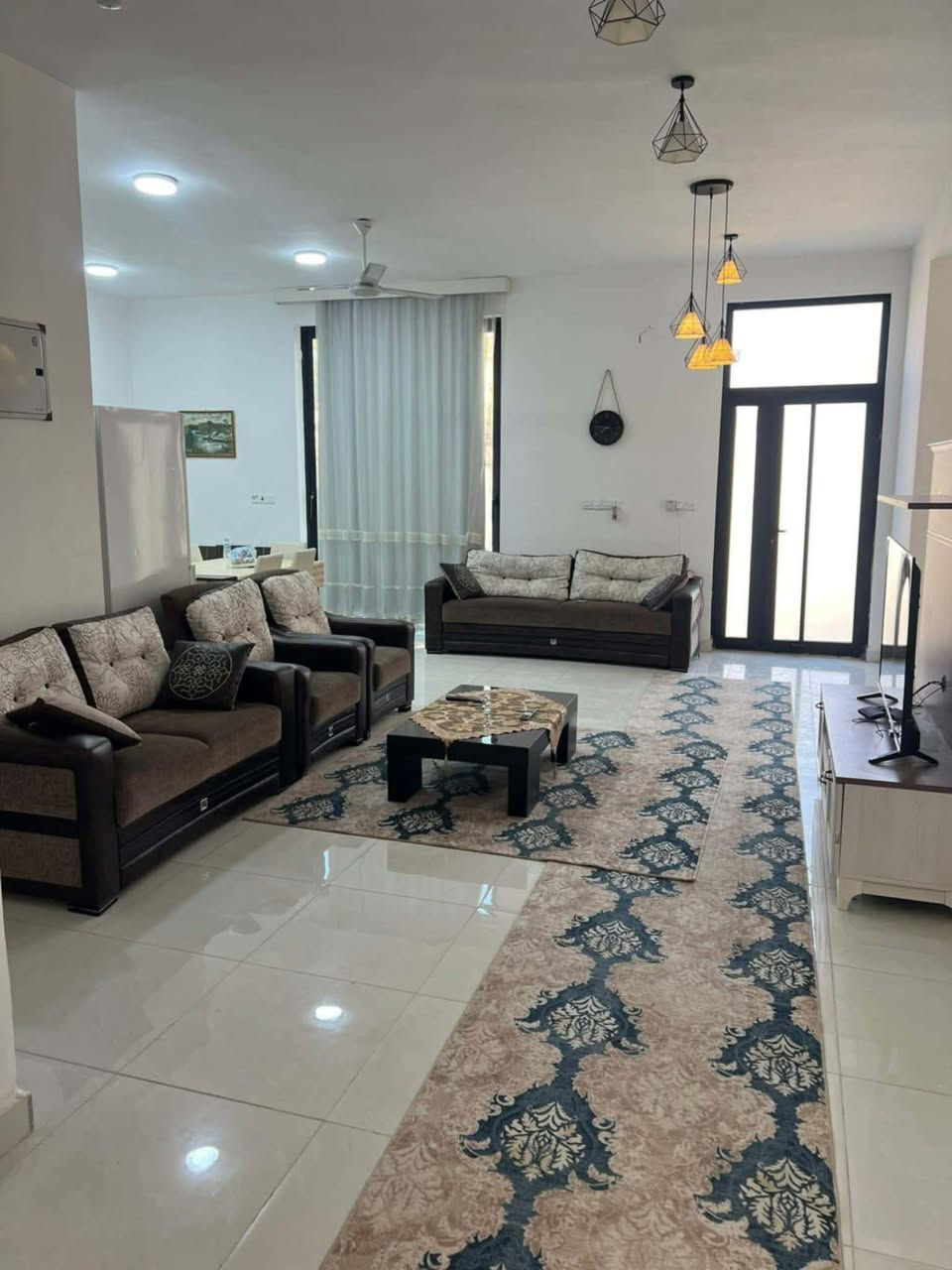 السلام عليكم

مزرعه تصلح دار سكن

المساحه 1000 متر

طابو ملك صرف ( حر بدون مناصفه )

بأسمي ( تحويل مباشر )

بناء ودزاين حديث 🏛️

بناء 150 متر

غرف نوم عدد 2

استقبال كبير

صاله مفتوحه على المطبخ

صحيات داخليه و خارجيه

الموقع

المدائن سلمان باك منطقة باوي

علمآ الها مدخلين

الاول من التجاره والثاني من سدة باوي

حديقه كبيره ومكان للمسبح جانب البناء 🏡

للاستفسار الاتصال***********

— في ‏المدائن سلمان باك  قرب مرقد الصحابي سلمان المحمدي ع‏.
