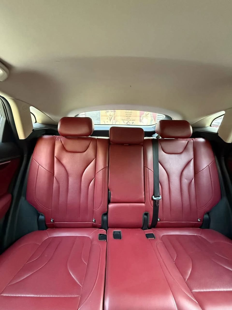 للبيع فقطط- شانجان CS85
موديل 2024 فول مواصفات
الصور هواي وتكدر تشوف السياره من كل جوانبها داخل وخارج

- رقم السيارة: بغداد
- الموديل: 2024
- المسافة المقطوعة: 26،000 كم فقط
- اللون: اسود
- الحالة: 
- الصيانة: جميع الصيانات الدورية داخل الوكالة الرسمية Changan البخيت 
- الفئة: فول أوبشن تشمل كل مواصفات الراحة والأمان والتكنولوجيا

- مواصفات السيارة (فول أوبشن):

 • شاشة لمس كبيرة + كاميرا 360 درجة
 • رادار أمامي + تنبيه مغادرة المسار
 • فتحة سقف بانوراما
 • تشغيل بصمة + تشغيل عن بعد
 • تبريد وتسخين مقاعد
 • نظام صوتي قوي
 • إضاءة LED أمامية وخلفية
 • حساسات أمامية وخلفية
 • كراسي جلد كهربائية
 • گير توبترونيك + نظام قيادة متعدد الأنماط
 • مكيف ثنائي المناطق
 • ويل 19 الأصلي
 • محرك 2.0 Turbo بقوة 233 حصان
 

 للاستفسار :
راسلني عالخاص أو اتصل على الرقم:فقط واتس اب ***********
