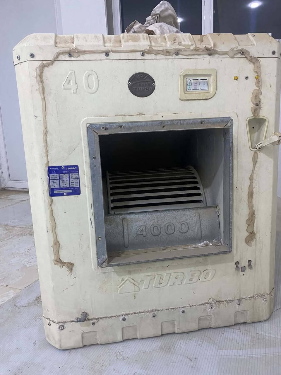 موبەریدەی تۆربۆ
مۆدێل: Turbo IS 40
جۆر: Evaporative Air Cooler
هێزی مۆتۆر: 1/4 HP
کارەبا: 220V
فریکوێنسی: 50Hz
بەکارهێنانی کارەبا:
خێرا: 400W
هێواش: 200W
ئامپێر:
خێرا: 2A
هێواش: 1A
توانای فێنکردن: 4000 m³/h
ڕێژەی ساردکردنەوە: 85%
پلەی پاراستنی وزە: A 
نرخی 120 مامەڵە 
هەولێر


**إذا كنت صاحب هذا الإعلان وتريد حذفه لأي سبب، رجاءا أرسل رسالة إلى الدعم الفني**