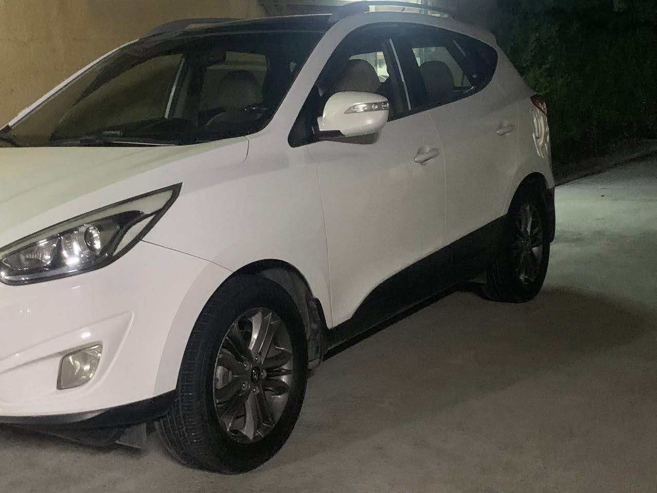 سلام عليكم توسان 2014 للمراوس ب نيسان صني 2025 رقم بغداد اذا اربيل لطبلي   و السياره فول عدا البصمه و الكشن الكهرباء يعني بنوراما شاشه كامره لايت عدسه اشاير بالمري تبريد قطعتين للاستفسار هـ***********
