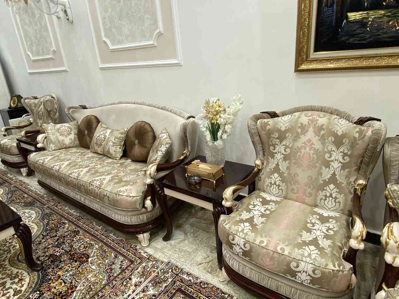 للبيع تخم تركي درجة اولى
نظيف كلش بدون اي ضرر
١٢ قطعة ٤ كبار و٨ صغار
طبلتين ٢ كبار و ٢ صغار
‎السعر ٤ ملايين 
للاستفسار 
***********
