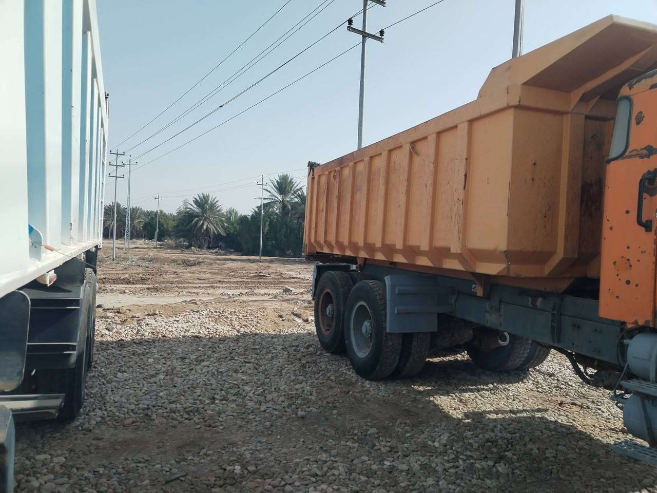 سلام عليكم للبيع فالفو موديل ٨٢ مكينه جي ١٠ جديده كير فقستين سياره بلاديه ونضيفه جاهز للعمل سعر ١٣ مليون اوبيه مجال الاستفسار تصل *********** /***********
