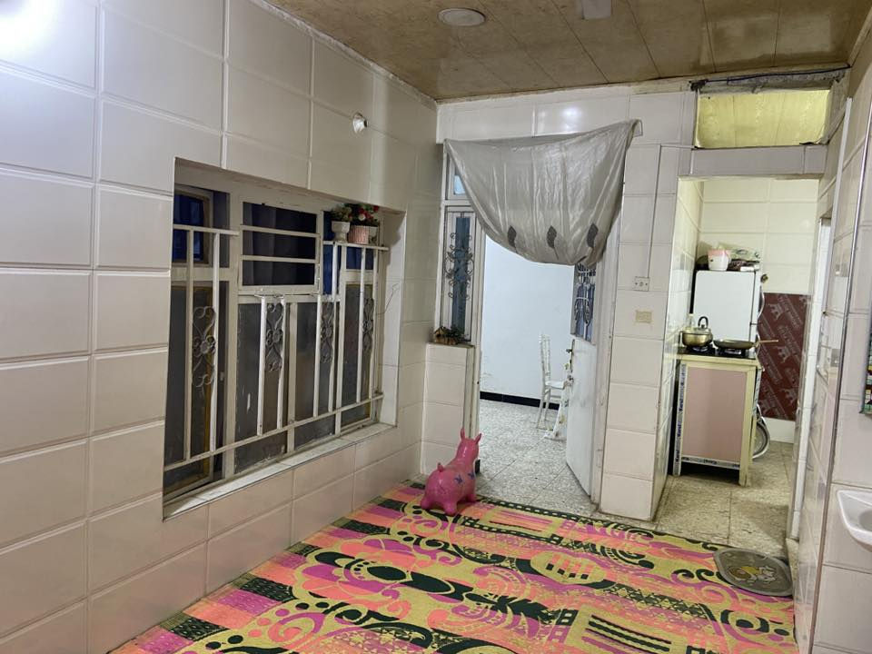 السلام عليكم نصف قطعة خلفية للبيع قطاع 37 شارع الفلاح الفرع العريض رابع بيت علة الشارع طابقين مرممة جديد كاشي سراميك بياض كهرباء مي مجاري كله جديد السعر 80 مليون وبي مجال رقم الهاتف ***********
