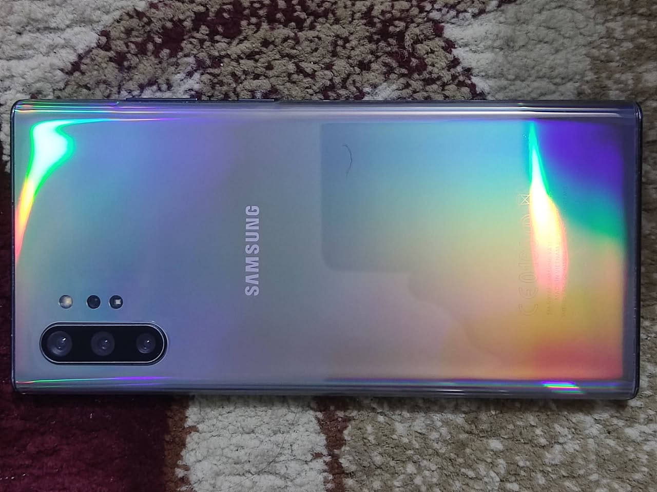 سلام عليكم سامسونك 10 بلس للبيع الجهاز نظيف بس الشاشة محتركة  الذاكرة 256 قلمة موجود 
السعر قيم واخض 
الستفسار ***********
