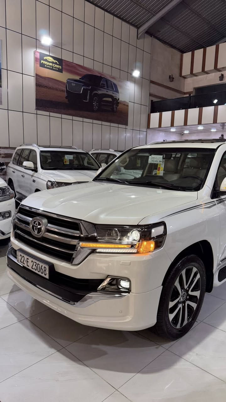 تويوتا لندكروز ٢٠١٩ بريم باب اول
سياره جديد مكفوله كفاله عامه 
فول مواضفات ٣ شاشا   8 سلندر gxr
ماشيه ١٣٠ كيلومتر حقيقى 
تحويل و غرامه بشرط 
سياره رقم اربيل  مكان سياره اربيل
سعر ٥٤٠ بيها مجال 
رقم صاحب سياره ***********
