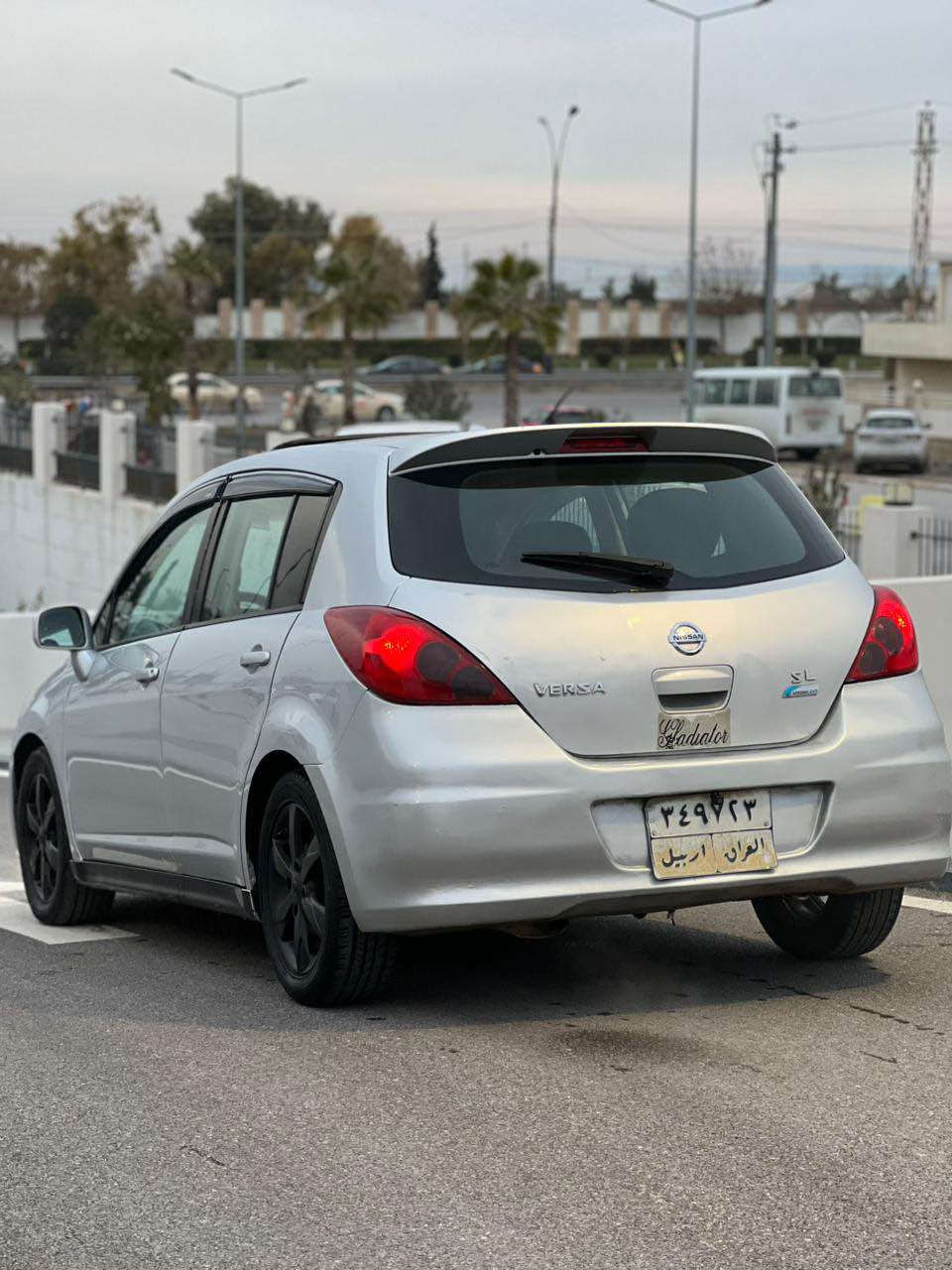 نیسان فێرسا مۆدێل 2012 مواسەفات فوول فوول SL سبوخ نیو بۆلنت بێ ژورێ بێ ئەرباک هیچ سبی بونه وه ی نیە زۆر خاوێنە گێر مەکینە تەبرید هموی بە شەرت شوێن هولێر سحری ٨٨ مەجال *********** أربيل, العراق
