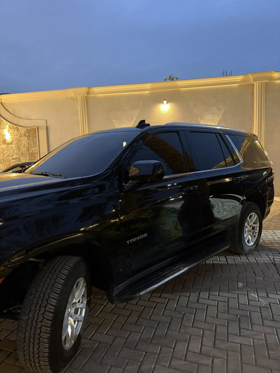 تاهو  2024 lt خليجي
شركة المنصور 
علامة ضوئية 
سيارة كفالة نضيفة جداً 
 .مغلفة bbf ضمان
ماشية 78. الف 
سعر 48.5 وبيها مجال بسيط
تواصل واتساب ***********
