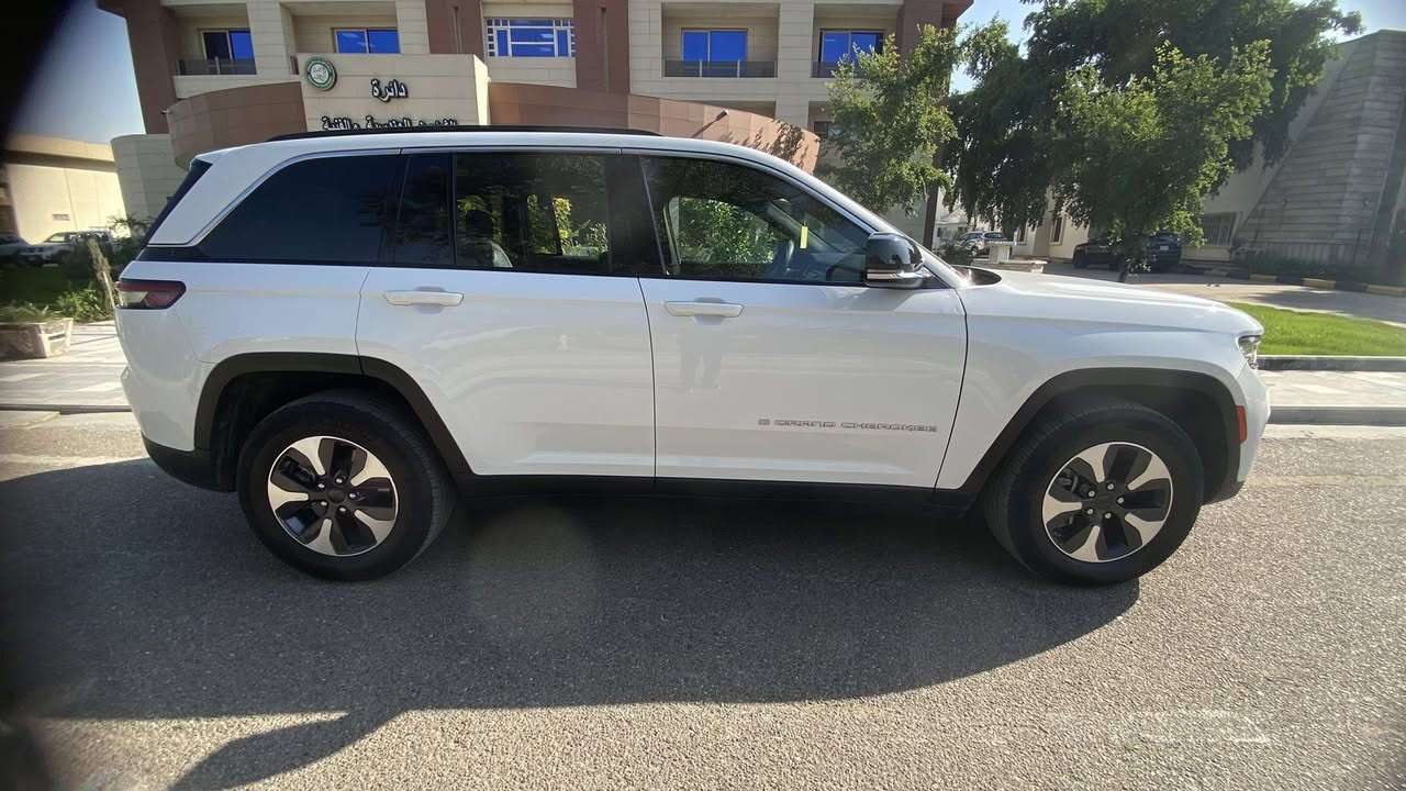 االله
السلام عليكم جيب كراند شيروكي 4XE 2024 وارد امريكي

Jeep Grand Cherokee 4Xe 2024 2.0L

         حجم المكينه : 2000  تيربو + هايبرد + بلك ان 

المسافة المقطوعة :25 الف ميل   

                       الضرر : جاملغ ايمن مبدلل 

          حالة الايرباك : سليمه وشويه بارد بالبنيد

#مواصفاتها

1.شاشه 

2.بصمه

3. تشغيل عن بعد

4.دمام خلفي

5.كشنات جلد

6.كشن السايق ميمري

7.كشنات كهرباء

8.صندوك كهرباء

9.حساسات خلفيه

10. 3 قطع تبريد 

11.اشاير بالمري

12.رادار امامي

13.فورويل

14.ثلاث وضعيات قياده

15. بنوراما فتحتين

16. كير ماوس

17. نظام منحدرات

18. هيترات بالكشنات 

19.ويل كب كروم

20.لايتات لد

21.بكلايت لد

22.كشافات

23.بصمة ابواب

24.هيتر بالاستيرن والكشنات الخلفيه والاماميه 

25.سايد بريك بصمه

السياره جاهزه مرقم بغداد بااسمي صور الحادث بالمنشور

#السعر : 315 وبيها مجال جاهزه مرقم بغداد

تفاصيل اكثر هذا رقمي *********** تحياتي

