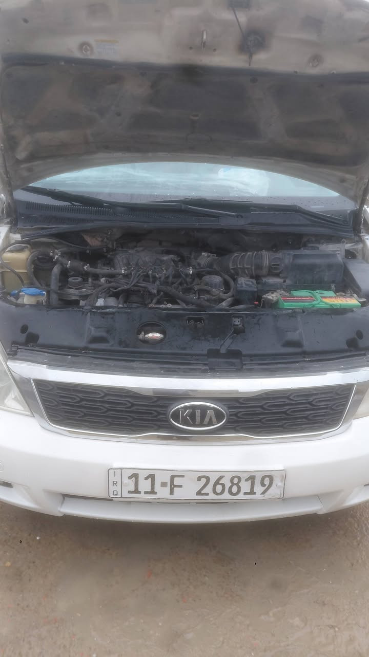 سلام عليكم للبيع سيدونا موديل ٨ محور غاز سنوية ٢٧ بيه جاملغ أمامي يمين ***********
