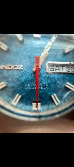 ساعه ساندوز سويسري اصلي فنتج 1965
اوتو  مع نصب نظافته فول مينا فيروزي 
ساعه كل شي اصلي بيه القطر 35
ساعه 25 حجر
صدكوني مجرد اهز الساعه تشتغل 
مرتين أو ثلاث مرات لبسته فقط لكن نويت ابيعه علمود بناء وبالعافيه على صاحب النصيب  
للبيع ***********
