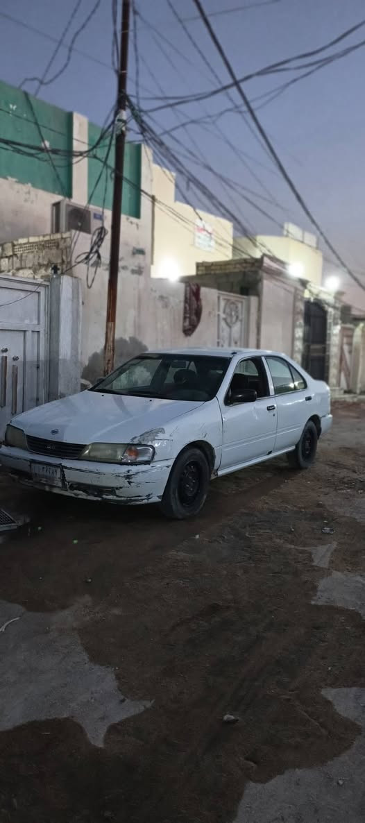 نيسان صني موديل 2000 كير اوتماتيك  السعر 30 مكان السيارة نجف ولمالك نجف اتصال *********** واتساب النجف, العراق
