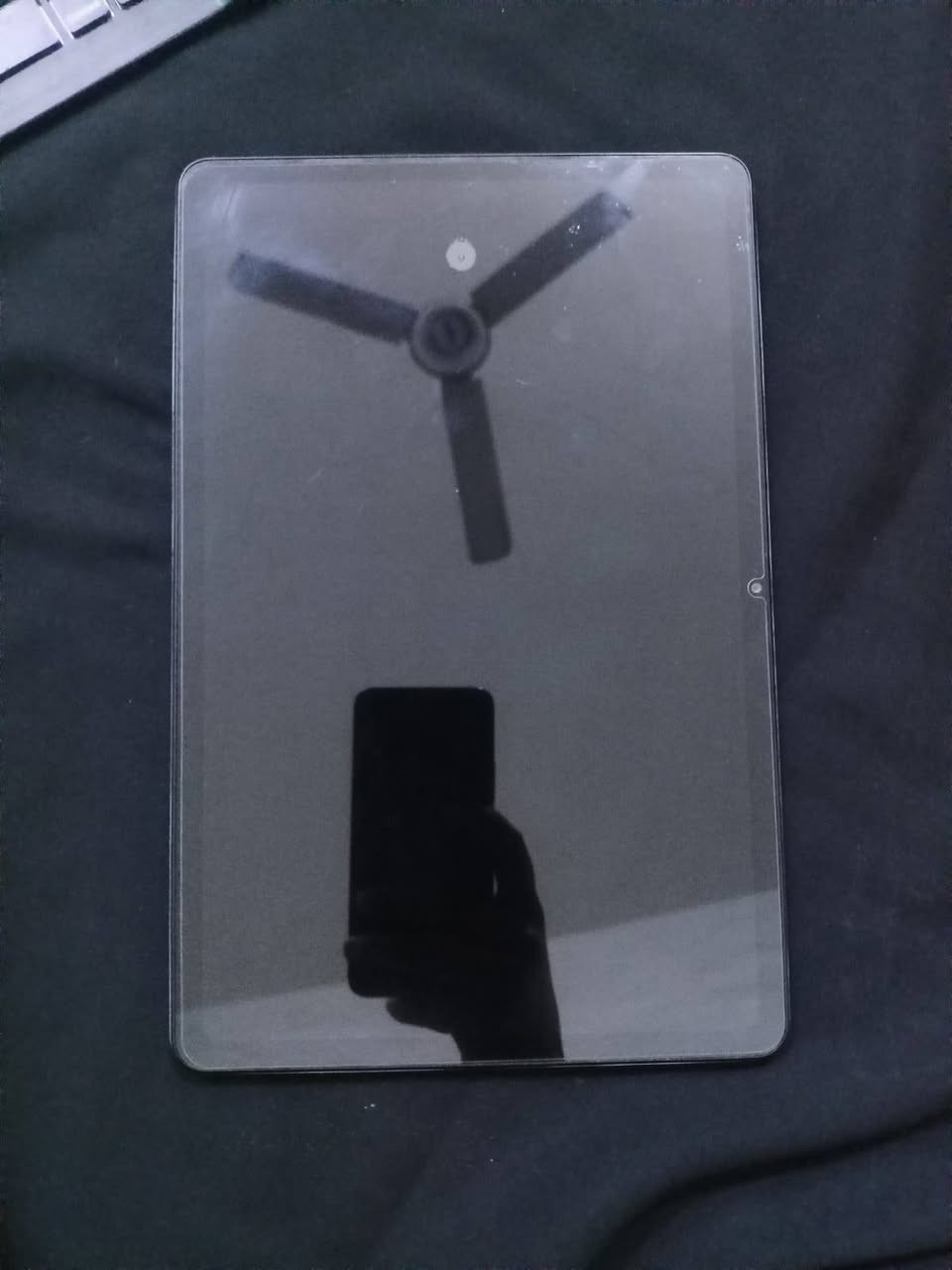 ايباد REDMI Pad 2 للاستفسار ***********
المساحه 256
وياه كيبورد 

الايباد بعده جديد بالكارتون نظيف استخدام شخصي أقل الشهر والنقطه الي بالشاشه بسبب اللزكه  مو من الشاشه الشاشه مابيه شي
