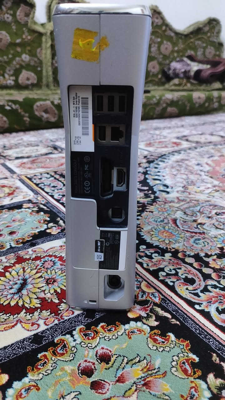 اكس بوكس 360 ...للبيع 
.
.
نضيف 90٪
مع كل ملحقاتهه الاصليه والمحوله الاصليه
.
.
مع يدتان واحده اصليه والثانيه تجاريه اضافه ..شغالات وجديدات مابيهن اي عطل 
.
.
مع اثنان 2 وايرات  لليدات احتياط جديدات
مع بطاريه 4800MAh اضافيه 
.
.
السعر ...110الف ..بي مجال +هارد 38 لعبه + باقي التفاصيل خاص 🔥💥
.
.
الموقع بغداد " الاعطيفيه "
.
.
التواصل ...*********** ...واتساب ..+..مازنجر.
