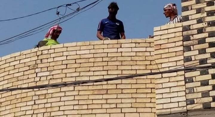 خلفه بناء في النجف ***********
