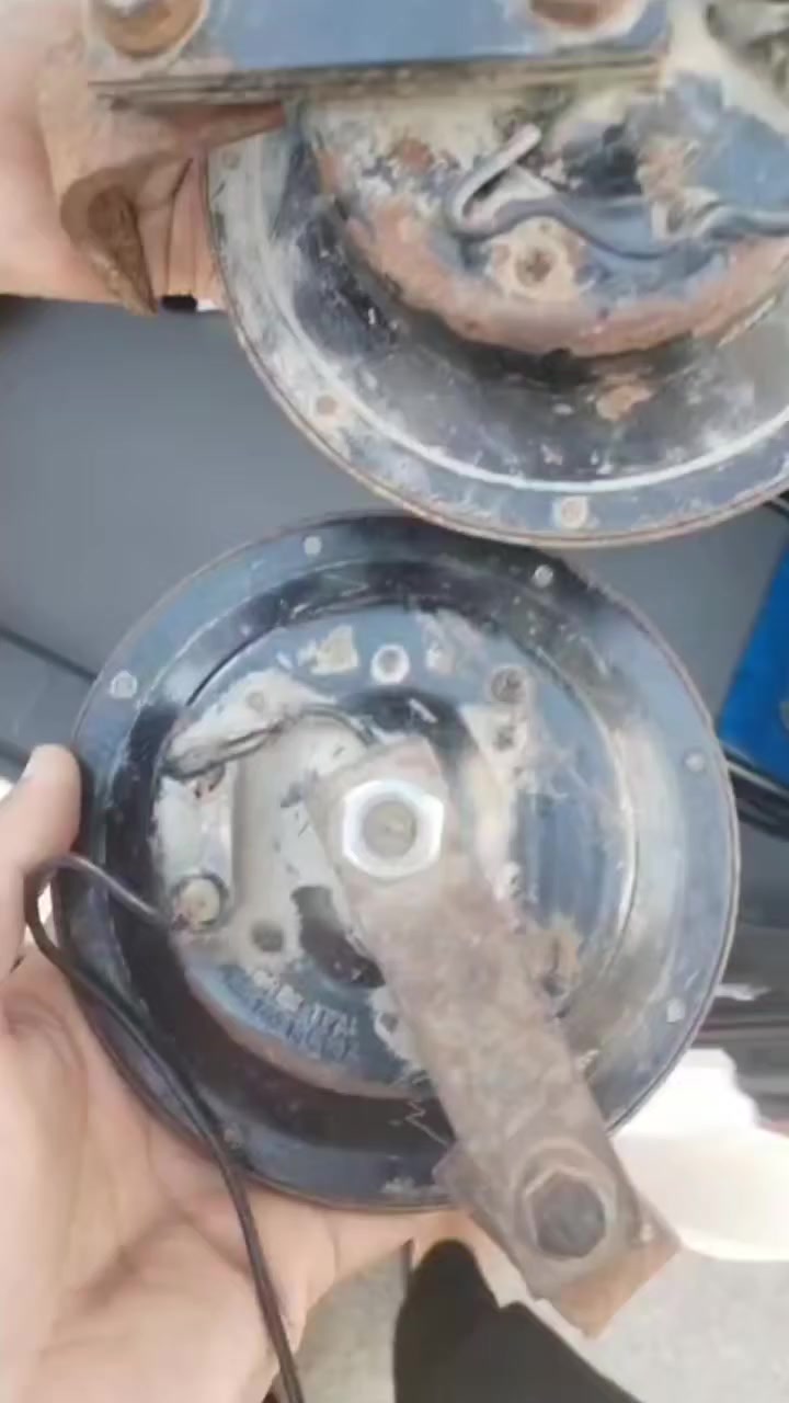 هورنات بوش جنح ارمانيات بلاديات  حرف A ما ملعوب بيهن طبله بلاديه  و شوفت عينكم استفسار علئ رقم او خاص ***********
