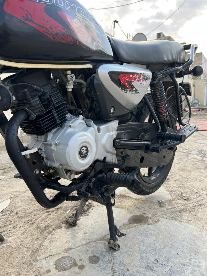 السلام عليكم بوكسر جبلي موديل 2023 طالع 2025شهر 2 وكيل علي عنجوره مكاتبه موجوده والتاريخ استعمال بيت ونضافه شوفت عينك ما مفتوح برغي بيهه 
مكان ديوانيه مركز 
سعر خاص مفتوح او اتصال ع الرقم 
سعره مناسب ومستعجل عليه 
***********
