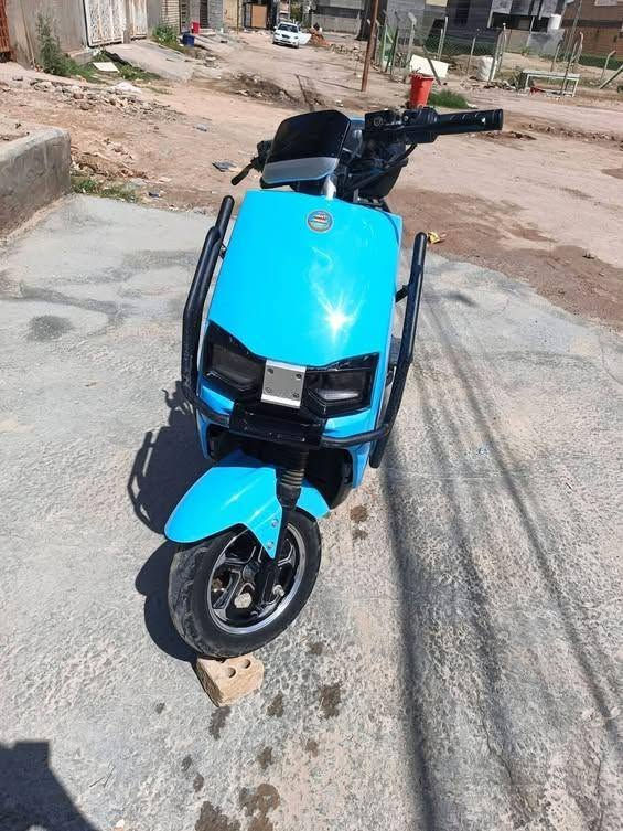 دراجه شحن 🔋⚡تيسلا 🛵
6 بطارية  🪫
يوجد نظام ال R  
لايت طكتين عالي ونصاصي 
يوجد نظام قاطع دوره من الجنطه 🎒
سماعه  بيها 🎧
اشاير يمين يسار 👈👉
دبل اشاره ✌
منفذYsp ⚡
دراجه خير من الله 
بطارية جيدة قبل يومين مبدلهن 
ثلاث نمر بيه 
سرعة 70 🚀
+ بيها حمايه للدرجه درع 
ملف حجم 1200
            السعر 700 قابل للتفاوض         
اي استفسار رقم الهاتف ***********
