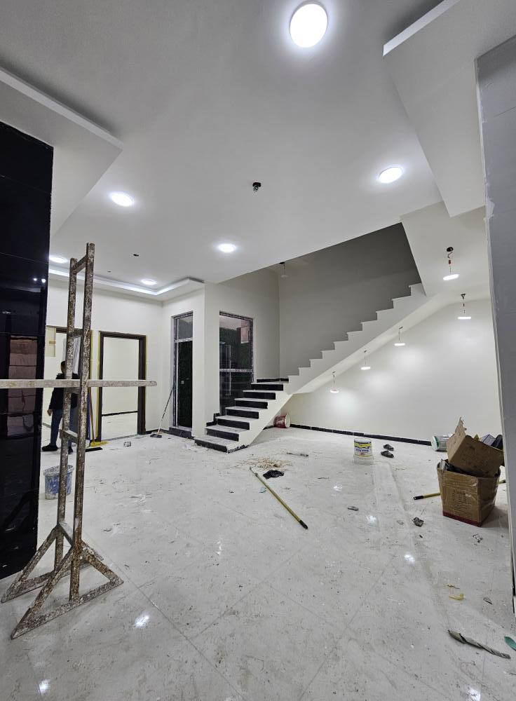 🏡 دار حديث للبيع – تسليم مفتاح 🔑
📍 الموقع: البصرة / أبي الخصيب / أبو الجوزي
📐 المساحة: 200 متر مربع
🏗 البناء: طابقين – بناء درجة أولى
🔹 تفاصيل الدار:
6 غرف نوم
صالتان
استقبال
مطبخ حار + مطبخ بارد
صحيات متكاملة
كراج
حديقة
تسليم مفتاح جاهز للسكن
📄 الملكية: طابو زراعي عراقي
💰 السعر: 188 مليون
🔄 قابل للتفاوض
📞 للاستفسار: *********** البصرة, العراق
