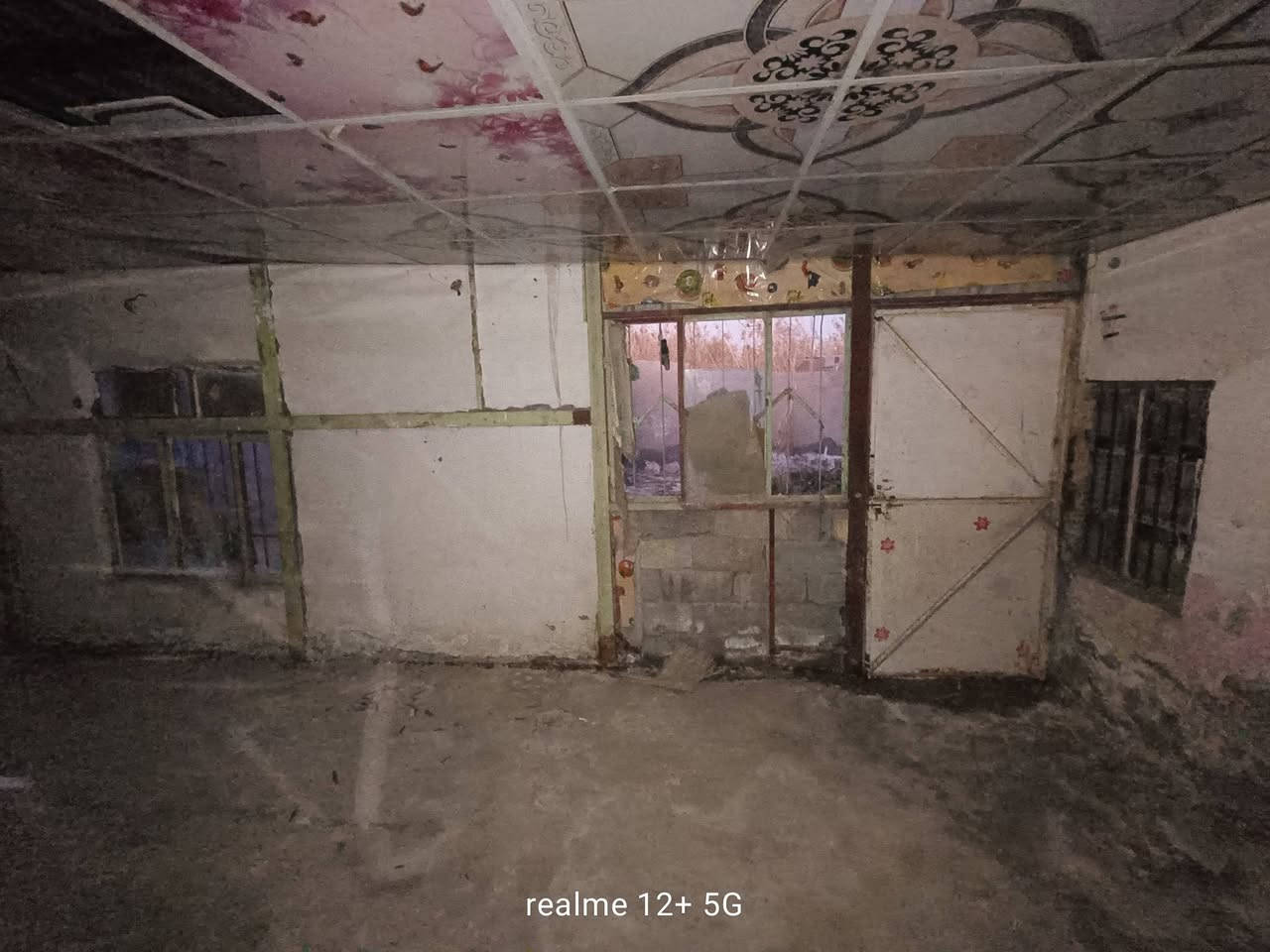 حي الفرات
بيت عشوائيات للبيع
شارع المستوصف 
***********
