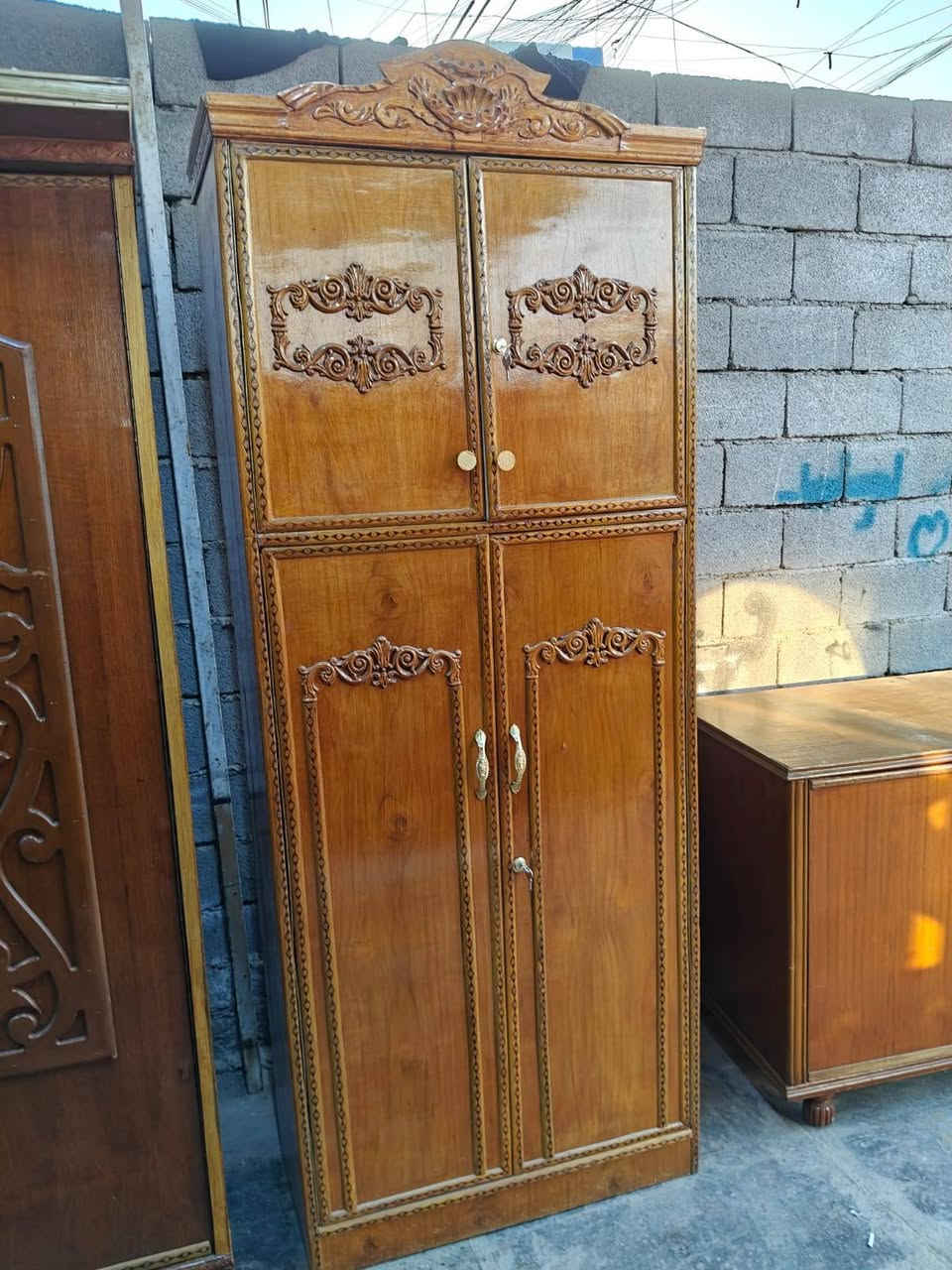 سلام عليكم زاويه كنتوريه لسعر 50الف العنوان بغداد مدينه الصدر ***********
