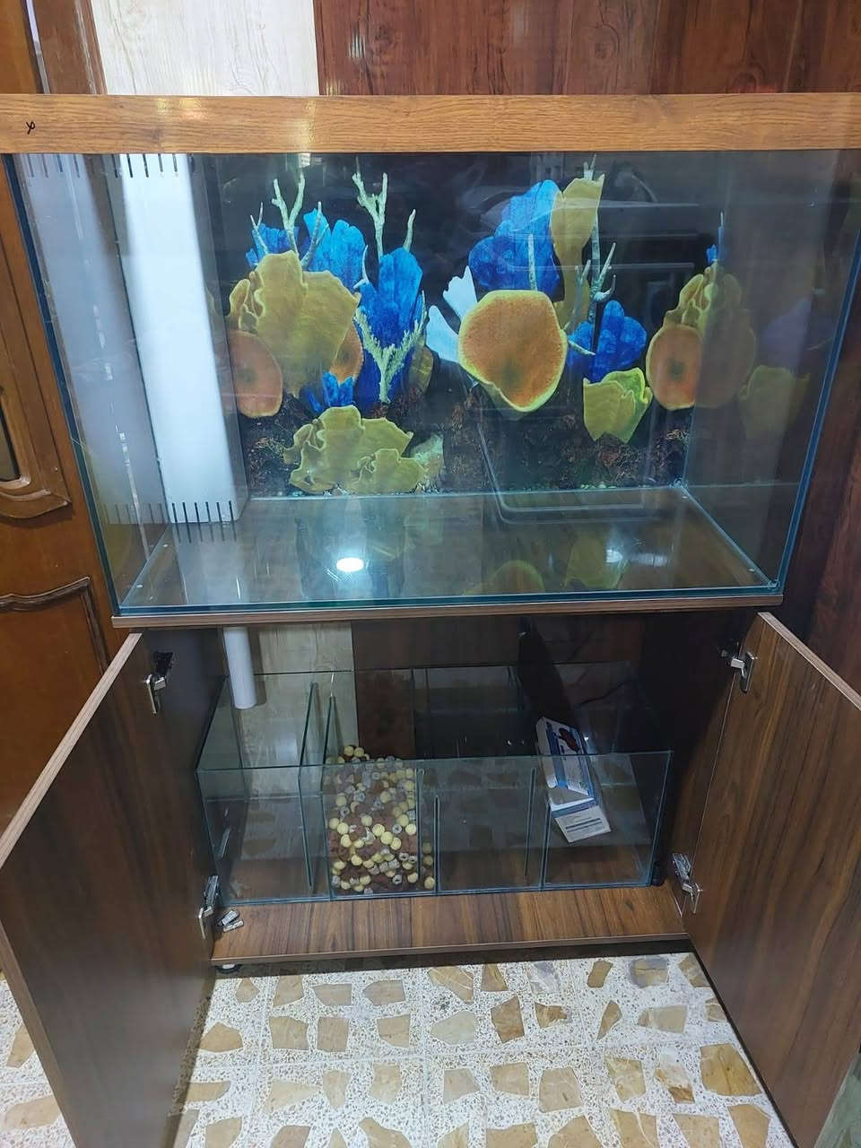 حوض سمك سامب للبيع
قياس متر 
جام10ملم HD
نزال 45
ارتفاع 60مع الميز 
سامب 4مراحل تصفية احترافي.
السعر 500الف وبي مجال للطيبين  
بدون الاسماك واتساب ***********
