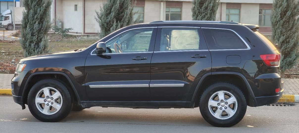 جێب لاریدو مودیل 2011
jeeb laredo model 2011
ژ.م ***********یان ***********
شوێن سلێمانی نرخی ١٣٩گەڵا
گێڕوو مەکینە بەشەرت مکینە شەش بستن
تاک ئەکسل ناو زەرد خلیجی بەسمە کوشن جلد
چوار پارچەو پەڵەیە بۆیاخی هەیە بێ دەعم و لێدراوی پێش وو دوای کەپسە ڕەسمی سۆنەریم داناوە
سەنەوی ڕەقەمی تا ٢٠٣٠ نوێیە
کارەبای و تەبرید ساردوو گەرم بەشەرت
تایەی تازەی بۆ بەستراوە السليمانية, العراق
