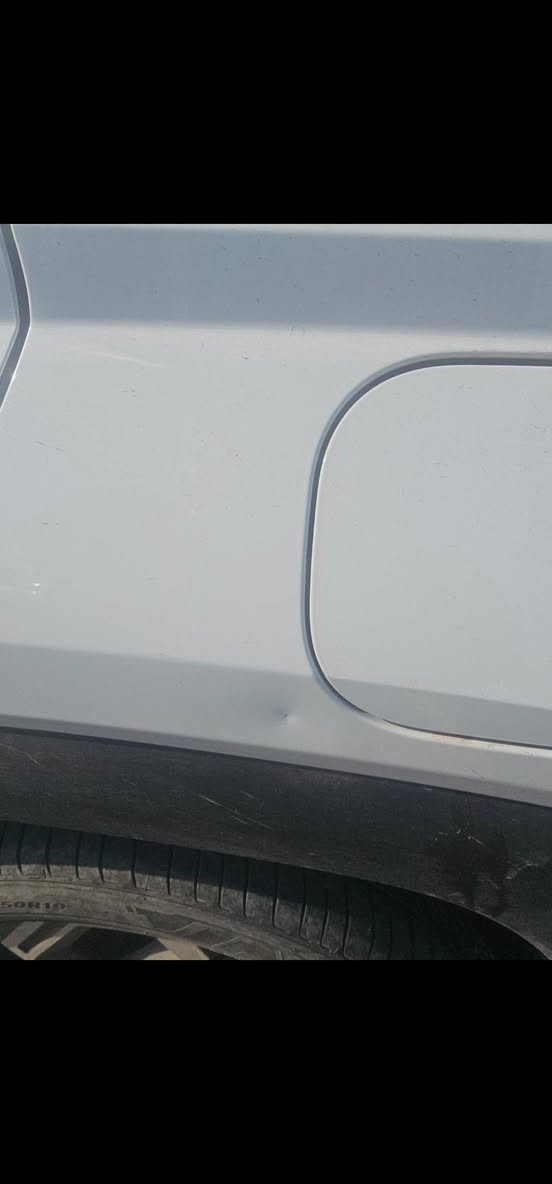 السلام عليكم.....
خليجي وكاله على وضع الوكاله
توكسان موديل ٢٠٢٥ فول عدا البنوراما 
كشن كهرباء كامره حساس امامي خلفي مقاعد تسخين وباقي الموصفات معروفه
ماشيه ١٢ الف 
بيها شخط صغير بالدعاميه...
وبيها رصعه جوه قبق البانزين...
وحاط صورهم 
٢٣٠$ السعر 
*********** بغداد السياره
