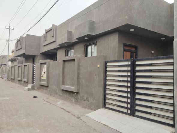 بيت للبيع
المساحه 320م
مساحة البناء 260م
يحتوي البيت على 3غرف+صاله+استقبال+مطبخ،+حديقه داخليه+حديقه جانبيه 
علما أن البناء حديث سنة 2024
سند زراعي بأسمي ورافع معاملة تطويب
بناء درجة اولى شبابيك المنيوم سحب وبيبان قاصه 
الموقع بالقرب من ثانوية مستقبل الأجيال 
للاستفسار مراسلة الصفحه او الإتصال على الرقم
***********
