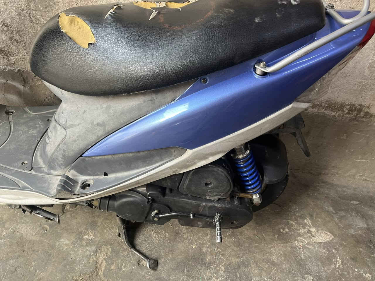 سلام عليكم
ماكس منغولي النضافه كدامك  دراجه جديده وختم واحد كلها مامفتوحه الدراجه مكاني نجف شارع المدينه          السعر 650 وبيه مجال ***********
