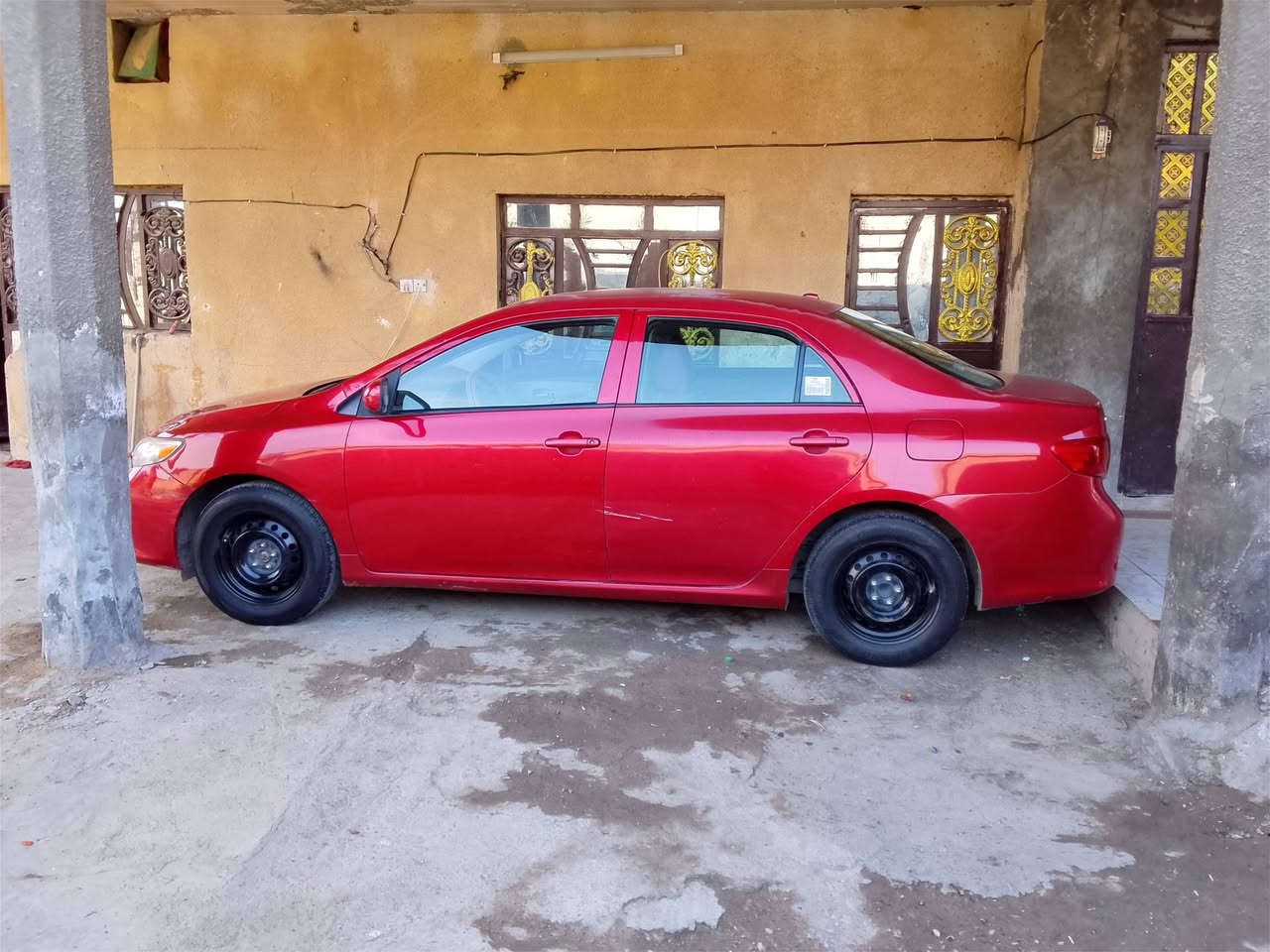 سلام عليكم سيارة كورولا موديل ٢٠١٠ امريكي بيهة ٣ قطع مكاني بغداد تاجي رقم ***********
