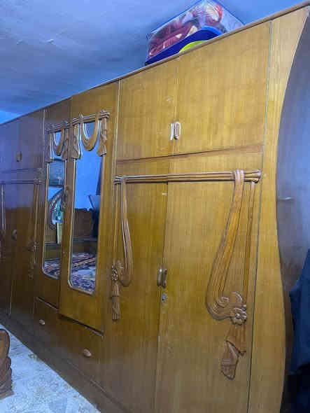 السلام عليكم 
غرفة للبيع مثل ما واضح بالصور 
السعر ٥٥٠ 
مكاني بغداد العبيدي
***********
