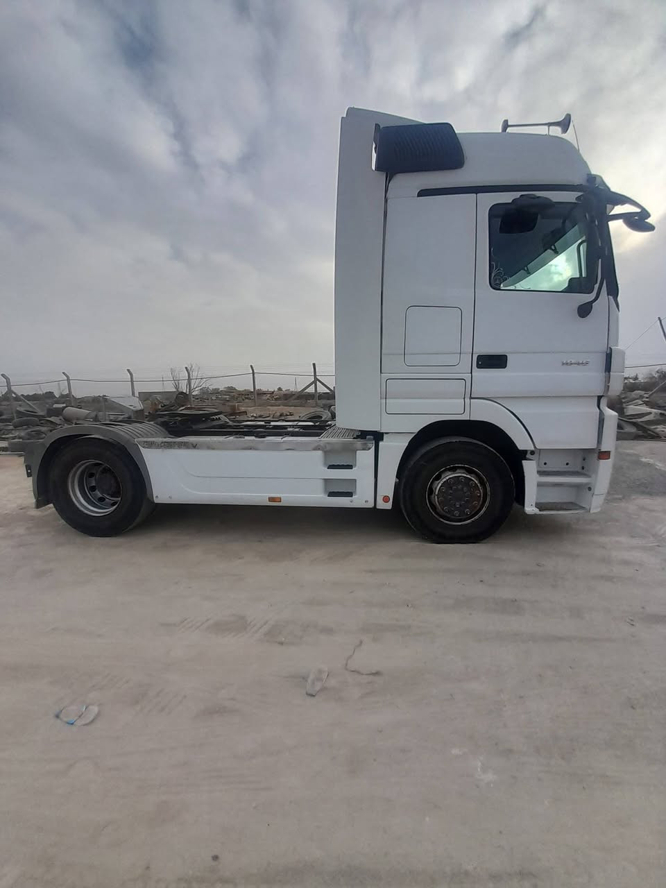 اكتروز دمعه راس تريله للبيع (***********) 325$
(***********) موديل ٢٠٠٧ رقم دهوك بسمي سيارة نضيفه بمعنى الكلمة تخم تايرات فول مواصفات ثلاجه رتايدر هاف سبلت خزن تبريد كامره حساس دبل مناميه دبل تانكي كاز صقف ليزر ابو القاصه شمسيات كهربائي كير ٨ نمر  مكاني النجف شارع معمل سمنت كوفه
