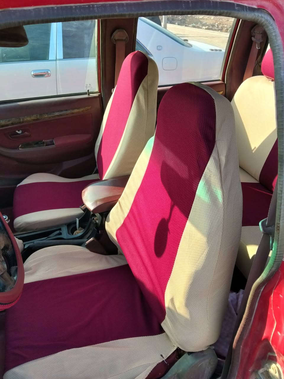 سياره فتون2012 الجناي او المشتري  يصتل على الرقم التالي او المراسلة عبر الواتساب***********
