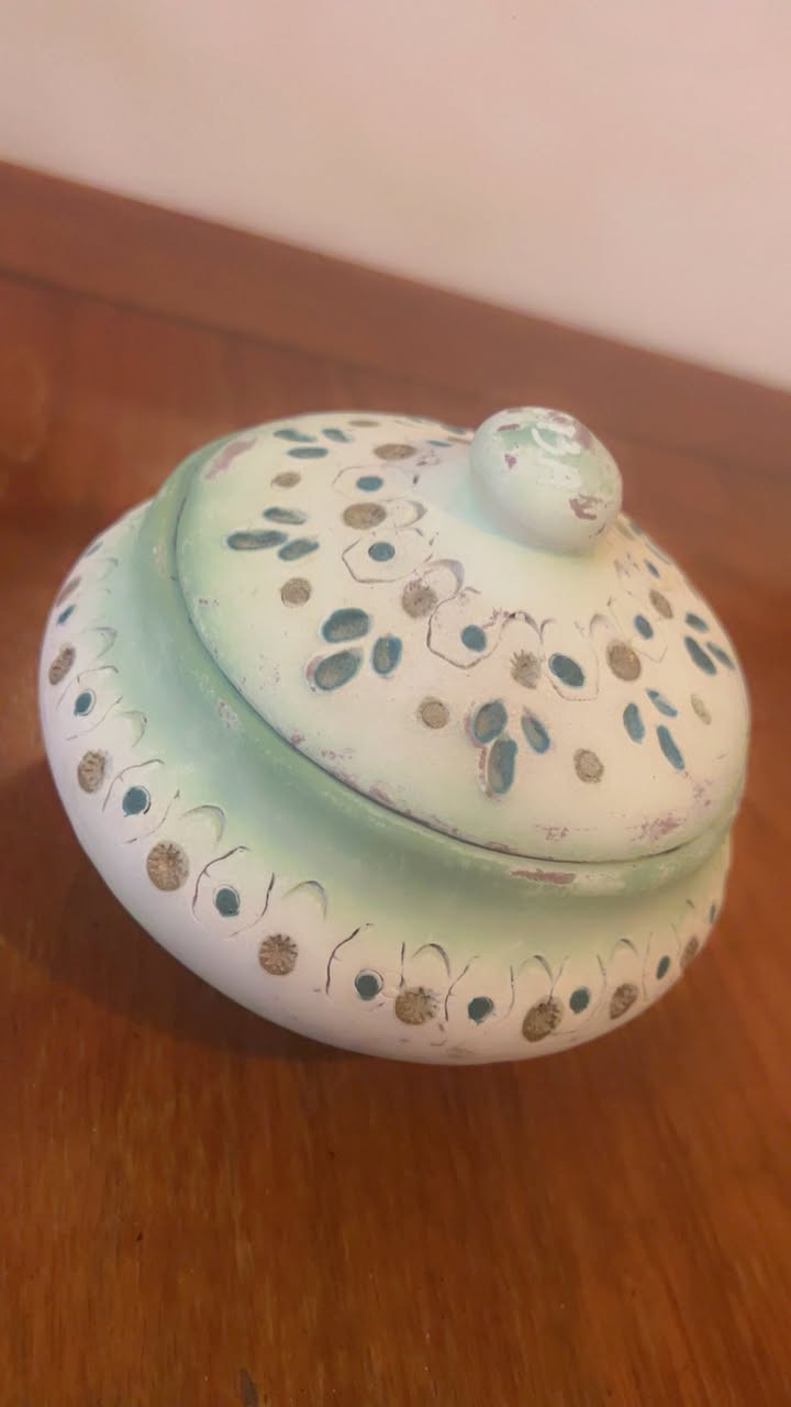 قطعتين فخار و مقدمه فخار مزجج ورسم قديم القطعتين ١٥


**إذا كنت صاحب هذا الإعلان وتريد حذفه لأي سبب، رجاءا أرسل رسالة إلى الدعم الفني**