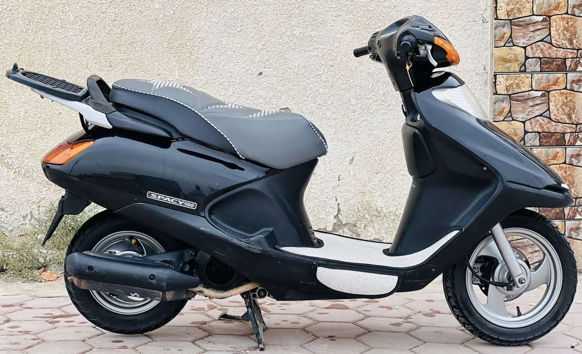 السلام عليكم
للـــبيع دراجه سبيسي ياباني 
مكينه مامفتوحه ابد 
مكينه ناعمه 
نضيفه كلش كهربائيات كلها شغاله 
مابيها أي نقص 

للأستفسار ***********–***********
