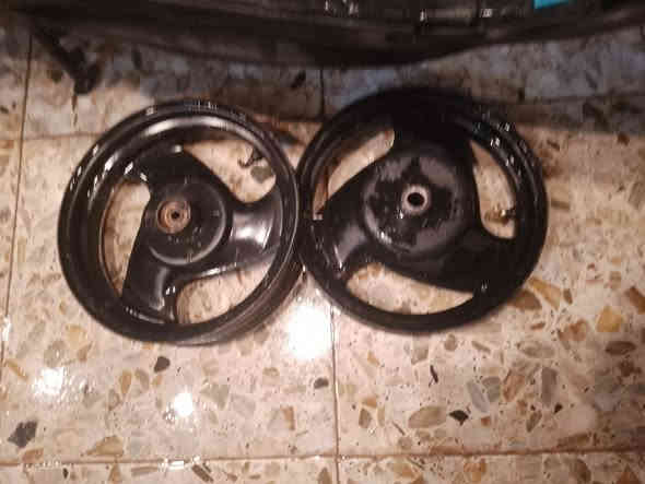 سلام عليكم شباب دراجه ماكس عدله لون سماءي كله مختمه  وياهه ويل رياضي ومنضومه سماعات  دراجه كمرك   بغداد المدينه***********
