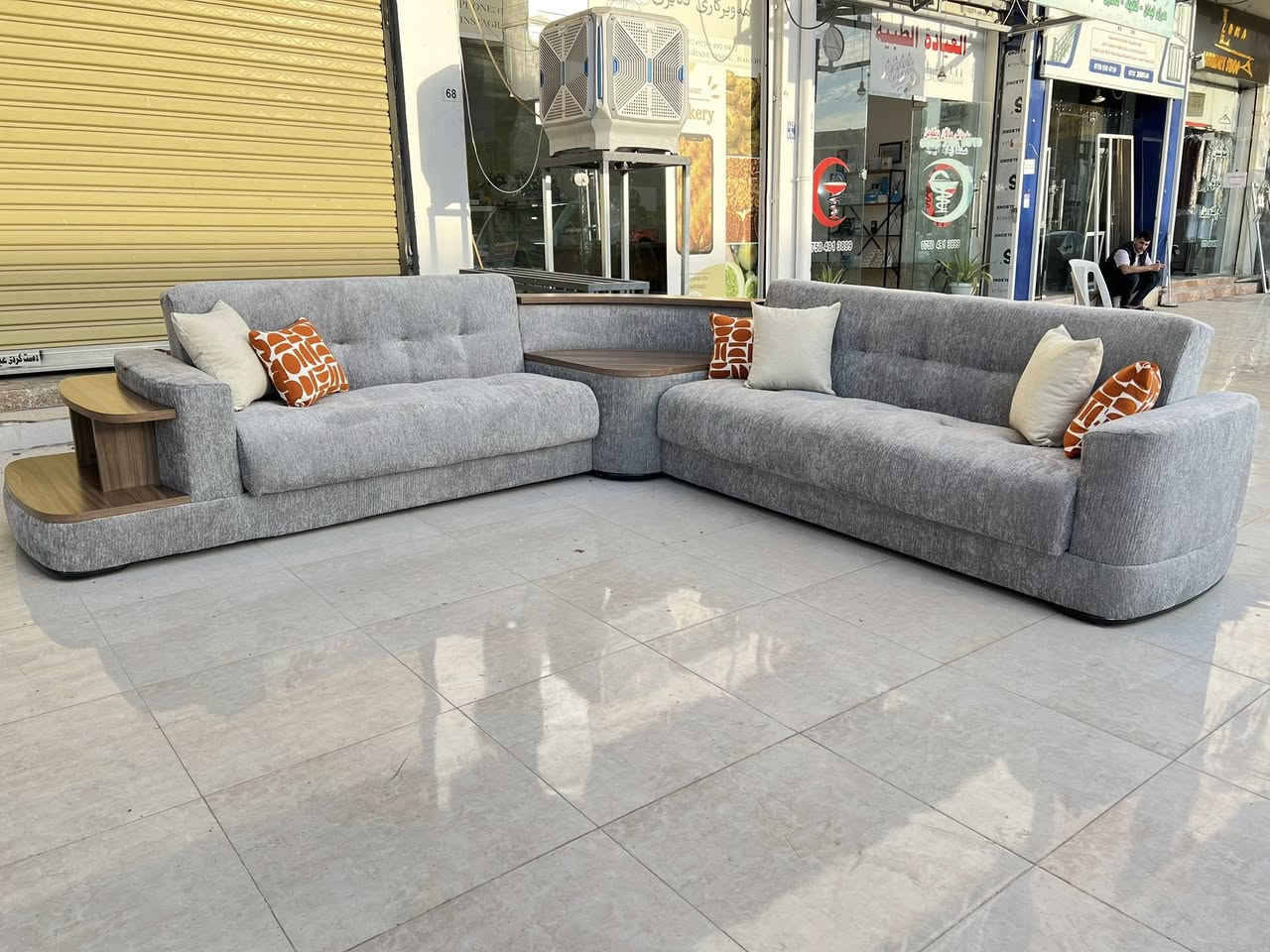 كورنر تركي مودرن New 🇹🇷
ماركة  ( ALFEMO الفيمو) 
قياس 330في320
 والجلوس سبرنك و مريح وسوفت 
السعر 575$    
للاستفسار واتساب ***********
