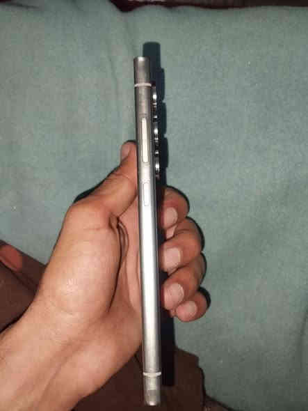 متوفر 24 الترا ذكرة 512 شرق اوسط شريحيتن البصرة الزبير 
السعر 1100 وبي مجال للطيبين 
***********
