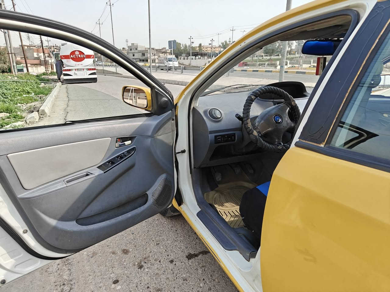 mk 2013 رقم بغداد مشروع وطني 
السيارة بدون ضرر وبدون معجون نظيف حيل سيارة وداخلها حلوة بدون اي كسور  وصبغة وحدة ما مصبوغة 
كير شرط محرك بي بخار بس شرط ترايك بغداد 
هيئة ٢٠٠ غرامات صفر كاربون بانزين بيها شرط الوكالة والتحويل صاحبها بال قديمة السيارة كلها شغال مابيها شي ميشتغل والتبريد بس تلحم البوري بي ليك طخم جديد سيارة ناعسة حييل *********** وبي واتسب 
السعر 37 ورقتين اشيلهن مال هيئة ومصاريف حتى لا تكول يراد لها مصرف يعني 35
