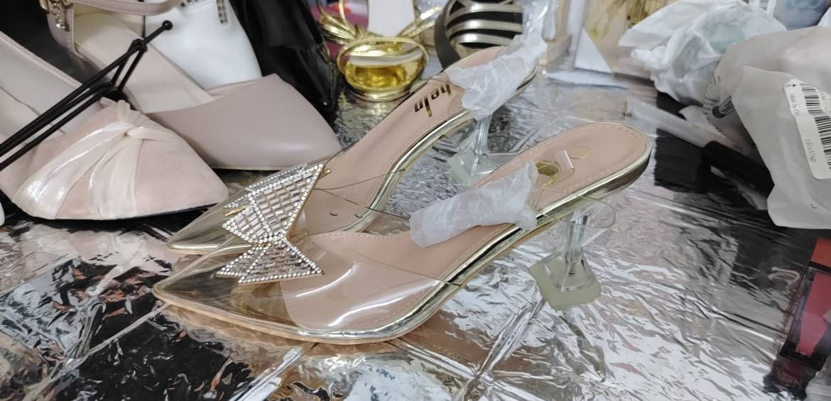 حبايب ممكن تابعوني اوفر ملابس بات بات وشي أن القطع ٥ فقط https://vt.tiktok.com/ZSmdFU


**إذا كنت صاحب هذا الإعلان وتريد حذفه لأي سبب، رجاءا أرسل رسالة إلى الدعم الفني**